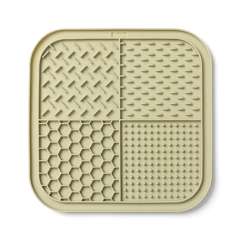 Pets Silicone Lick Mat for Dogs Cats Slow Food Plate Suction Cups Bathing Distraction Pets Sucker Food Training Feeder Supplies